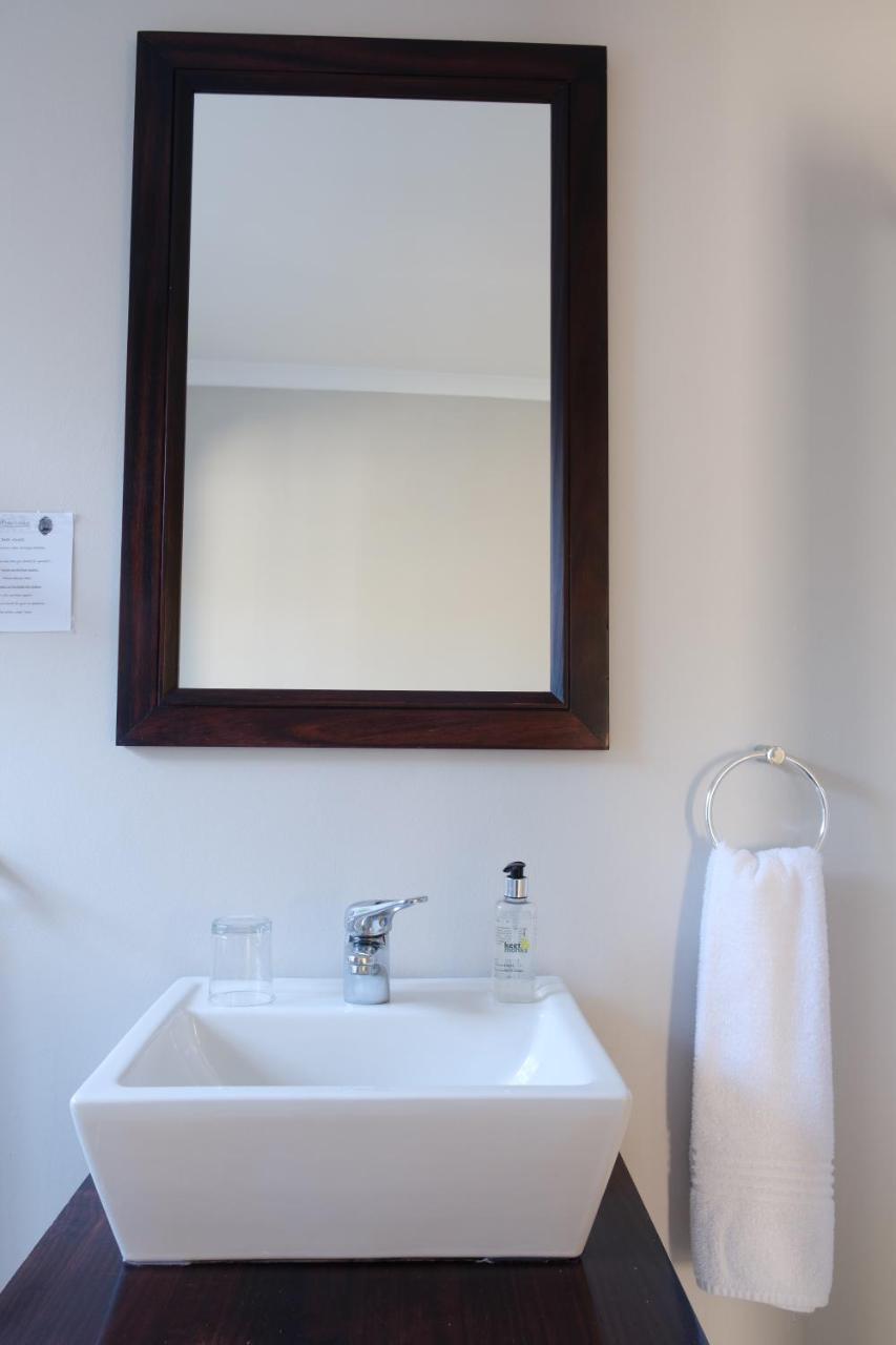 Constantia White Lodge Guest House Cape Town Exterior foto